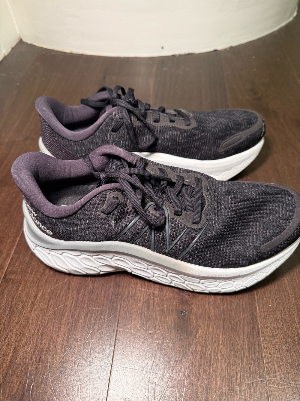 New Balance Women's Black Kaiha Road Running Shoes - Size 8